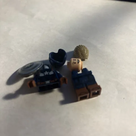 LEGO 76354 Marvel S.H.I.E.L.D. Helicarrier Captain America Minifigure