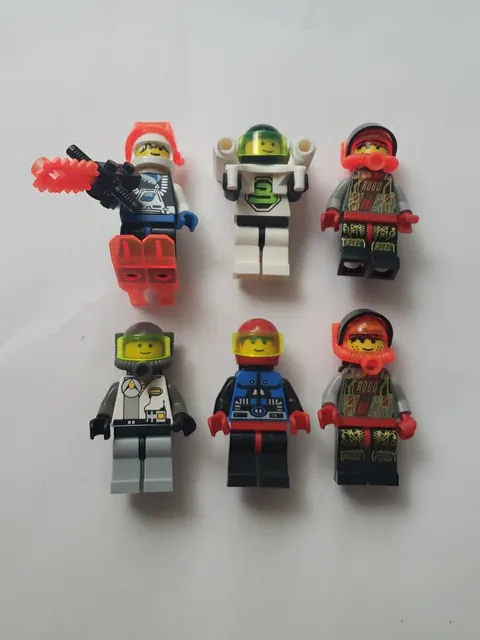 Lego Vintage Space Minifigure Lot Of 6