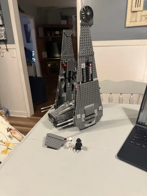 LEGO Star Wars: Kylo Ren's Command Shuttle (75104) Partially Complete