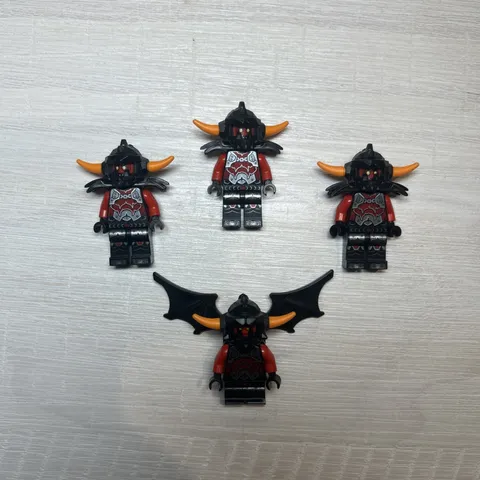LEGO NEXO KNIGHTS 70322 Ash Attacker Orange Horns Mini figure NEX005 Lot of 4