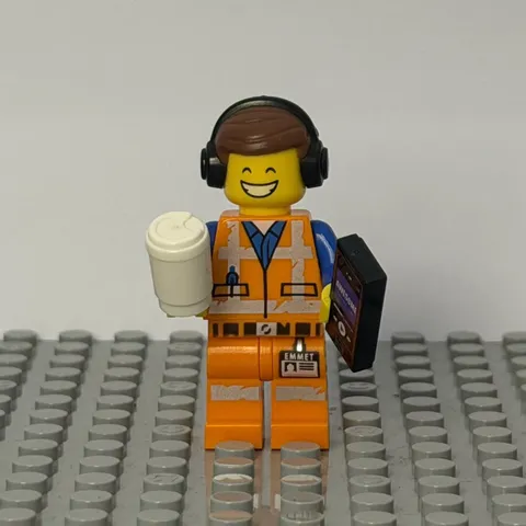 LEGO Emmet Minifigure The LEGO Movie 2 Headphones Coffee Genuine Complete Rare