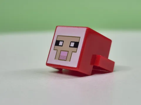 LEGO Minecraft Animal Head Part for Red Sheep -- Head Only --