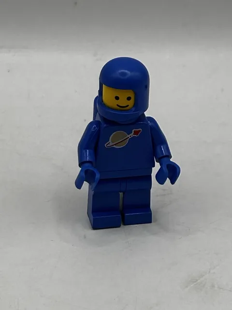 LEGO Classic Blue Spaceman  W/ Moto Helmet And Oxygen Tank, Sp004.