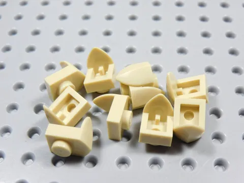 LEGO Lot of 10 Tan 1x1 Plates w/ Tooth Claw BO