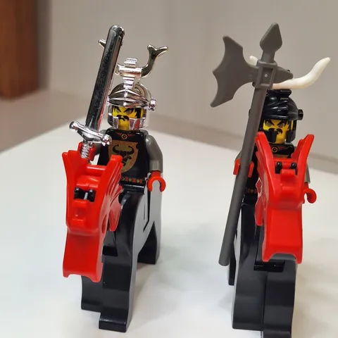 Cedric The Bull And Chrome Night With Horses KINGDOMS LEGO® Minifigure Figure