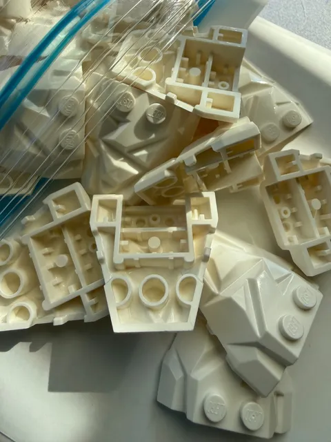 LEGO -NEW-#64867-WHITE- WEDGE  4 x 4 FRACTURED POLYGON TOP- 10 PIECES