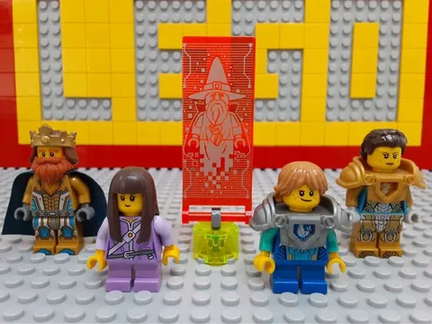 Lego Nexo Knights Minifig King Queen Robin Ava Merlock Soldier Warrior Set