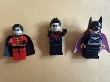 LEGO BAT FAMILY BUNDLE — GREAT DEAL GOOD CONDITION — NO CRACKS UNDER ARMS