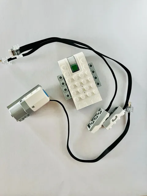 LEGO Education WeDo 2.0 Tested Electronics Set Hub Motor Motion Tilt Sensor