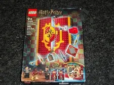 LEGO HARRY POTTER 76409: GRYFINDOR HOUSE BANNER RETIRED COLLECTIBLE BUILDING SET