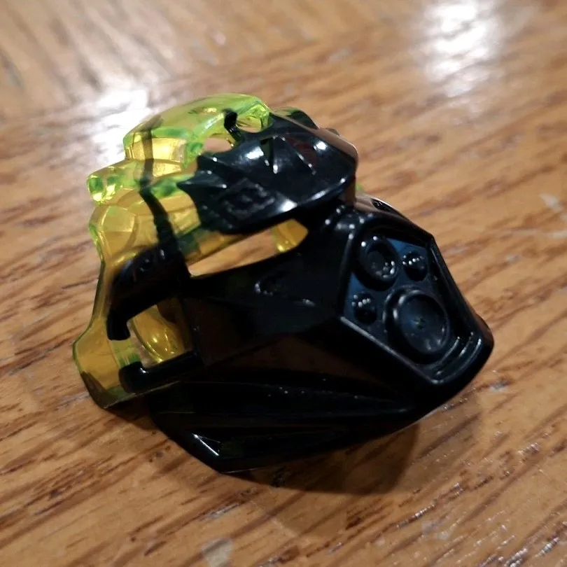 LEGO BIONICLE Onua Mask Black Plastic with Translucent Light Green 