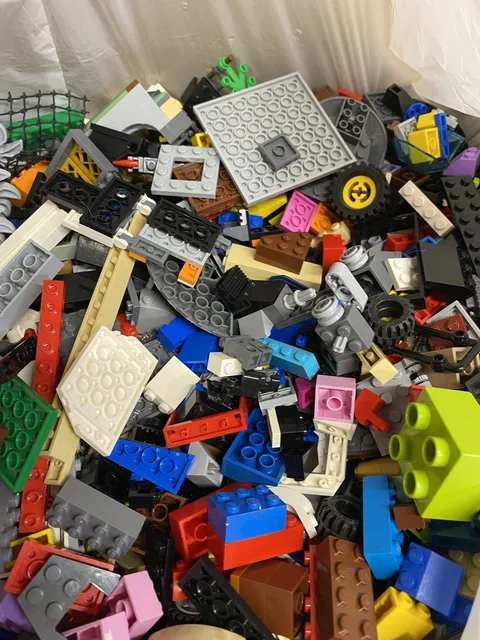 LEGO Bulk Lot 17 lbs Random Blocks