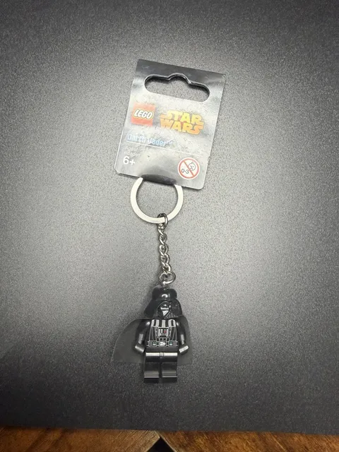 LEGO Star Wars Darth Vader Minifigure Keychain 850996 New With Tag