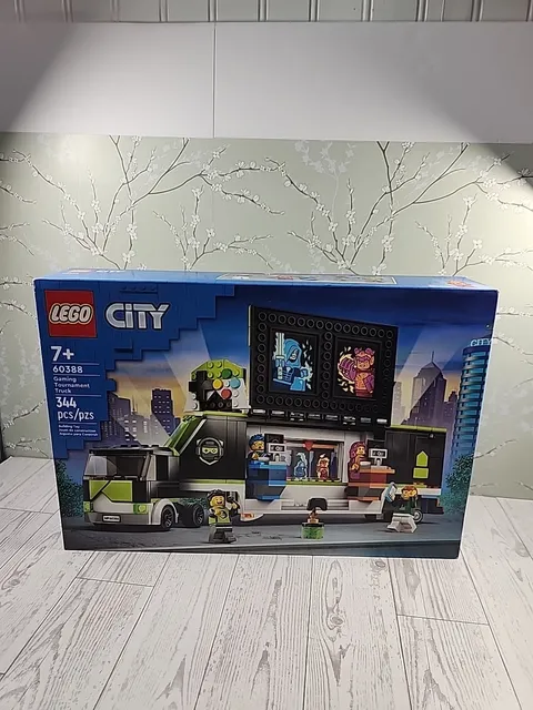 *BRAND NEW* Lego City Gaming Tournament Truck RETIRED Set #60388 RETIRED!