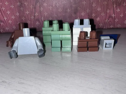 Lego Lot Of Seven Replacement Parts For Building Mini Figures (024)