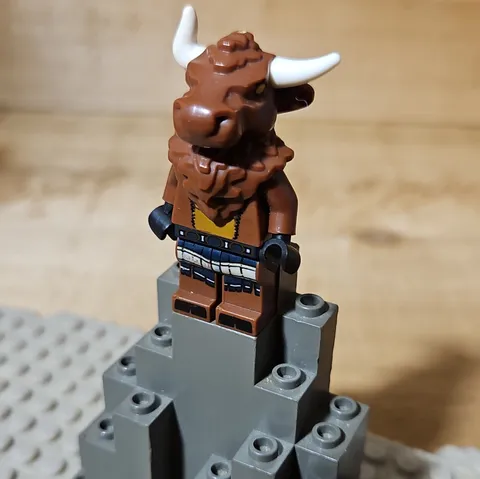LEGO Plastic Minotaur Minifigure Figure Brown Bull Character w/ White Horns