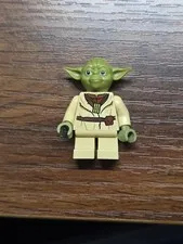 LEGO Star Wars Yoda Minifigure SW0906 Olive Green with Belt Pattern Set 75208