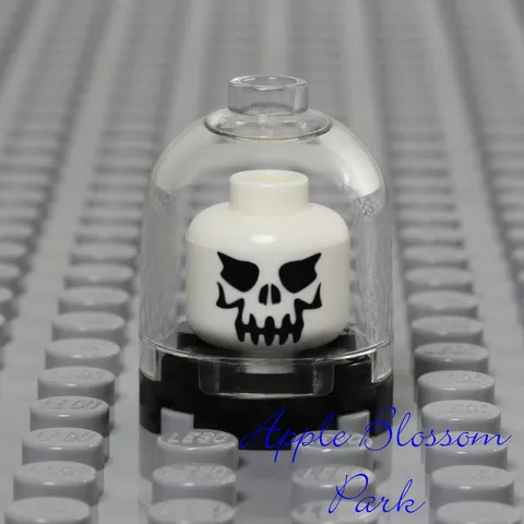 NEW Lego White SKELETON SKULL - Evil Halloween Monster Display Case Minifig Head