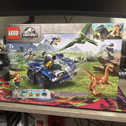 LEGO Jurassic World 75940 Gallimimus and Pteranodon Breakout 391 pcs New Sealed