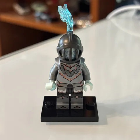 Retired LEGO Series 19 - Fright Knight (col343) Minifigure With Stand