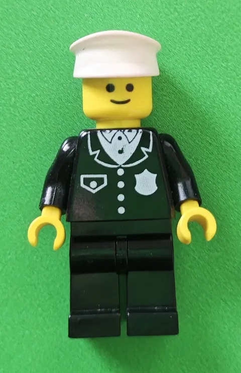Vintage Lego Classic Police officer minifigure 6623 1980's