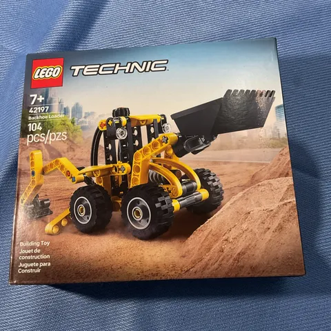 LEGO TECHNIC: Backhoe Loader (42197)