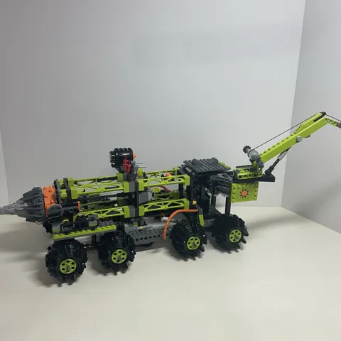 Incomplete See Photos LEGO 8964 Power Miners Titanium Command Rig Set