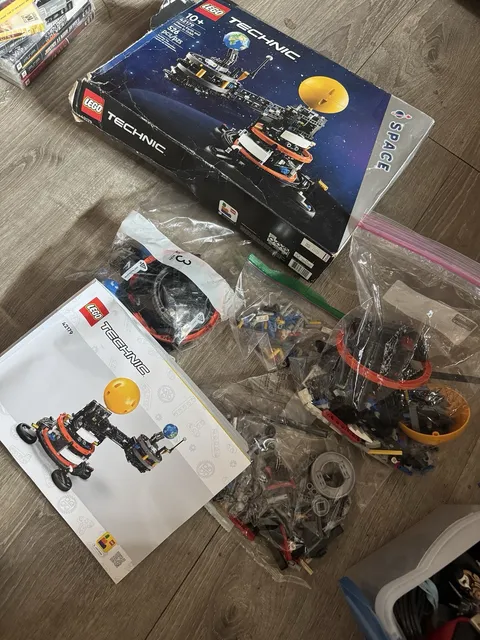 LEGO TECHNIC: Planet Earth and Moon in Orbit (42179) - Used Complete with Instr