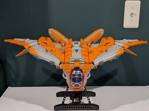 LEGO Super Heroes: The Guardians' Ship (76193) Complete With Minifigures
