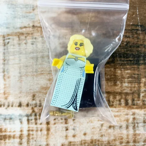 LEGO Series 9 71000 Hollywood Starlet Actress Minifigure w/ Award Statue