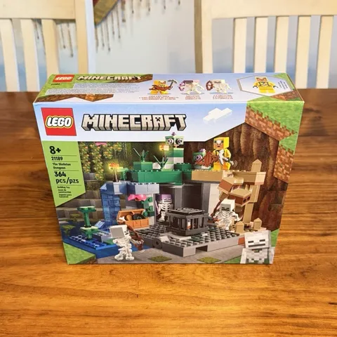 LEGO Minecraft: The Skeleton Dungeon (21189) 364 pcs Boxed 8+