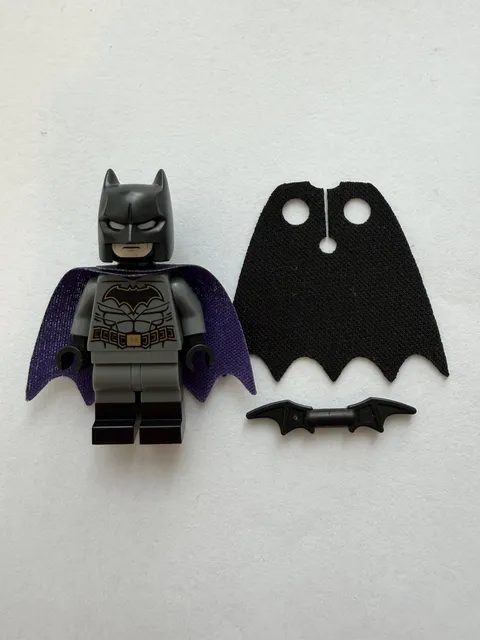 Lego Dark Grey Rebirth Batman Minifigure sh0589 76122 DC Purple Dual Sided Cape