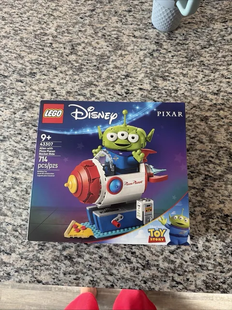 LEGO® ǀ Disney and Pixar Toy Story Alien with Pizza Planet Rocket Ride (43307)