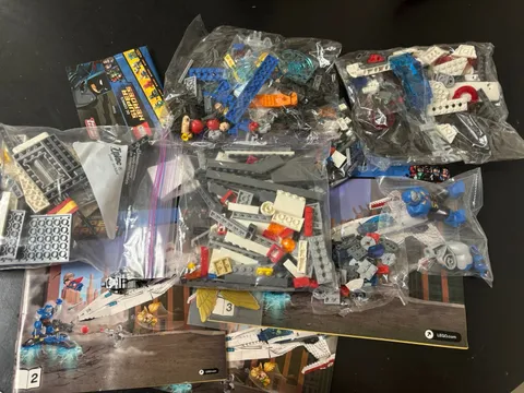 Retired LEGO DC Comics Super Heroes 76028 Darkseid Invasion (read description)