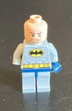 Lego Batman Figure, missing right hand, Different head