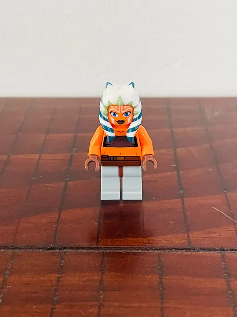 LEGO Star Wars Ahsoka Tano Minifigure 7675 sw0192 Excellent Condition
