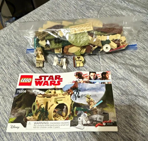 LEGO Star Wars 75208 Yoda's Hut complete w/ Yoda Luke R2-D2 Minifigs, No Box