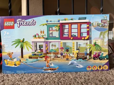 Sealed LEGO FRIENDS: Vacation Beach House (41709)