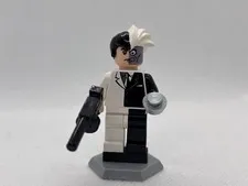 Lego - Two-Face - Black Stripe Hips BAT004 Minifigure Authentic
