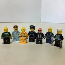 Lot of 7 Lego Minifigures Police Various