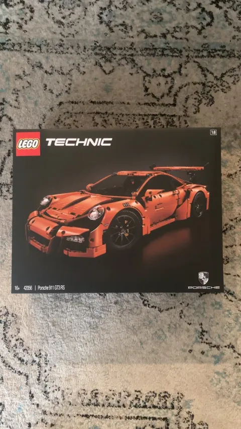 LEGO TECHNIC: Porsche 911 GT3 RS (42056)