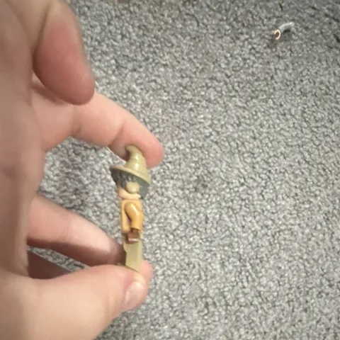 LEGO Minifigure Tan Pointed Hat Gray Hair/Beard Brown Shirt Tan Legs 1pc