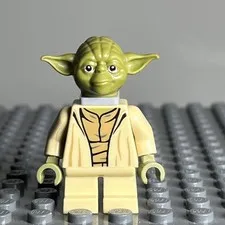 LEGO Jedi Master Yoda Minifigure Olive Green sw0471 from Set 75017 - 3C
