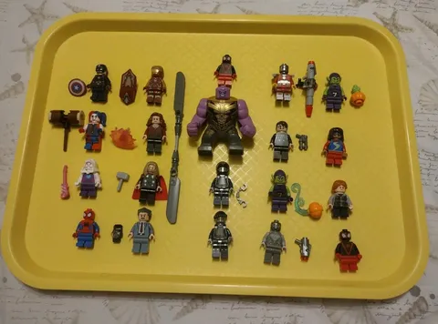 Lot of 20 LEGO Minifigures mostly Superheroes, spiderman, avengers, DC