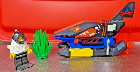 Lego Aquazone Aquasharks 6135 Spy Shark Complete w/substitutions. No instruction