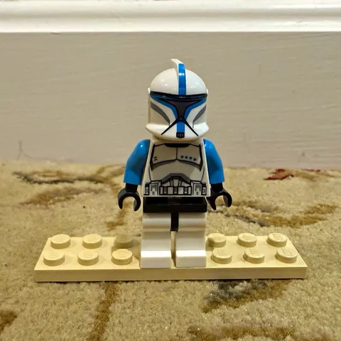 LEGO Star Wars Clone Lieutenant Minifigure-Good Condition