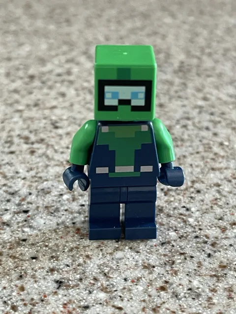 Lego Diver Explorer Minifigure Minecraft 21247 min153 (no sword)