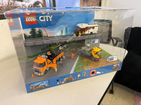 LEGO Target display CITY 60467 Tow Truck and 60454 Holiday Camper Van