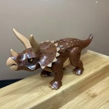 Lego Dinosaur Triceratops Minifigure Red Brown Jurassic World 76959 tricera08