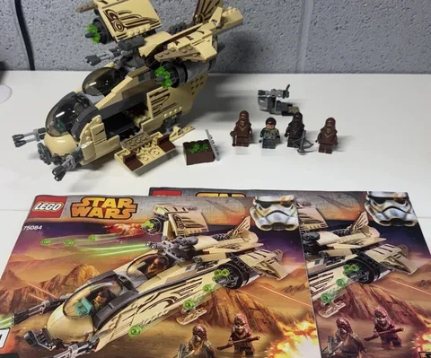 LEGO STAR WARS 75084:WOOKIEE GUNSHIP Incomplete W/ INSTRUCTIONS And Minifigs